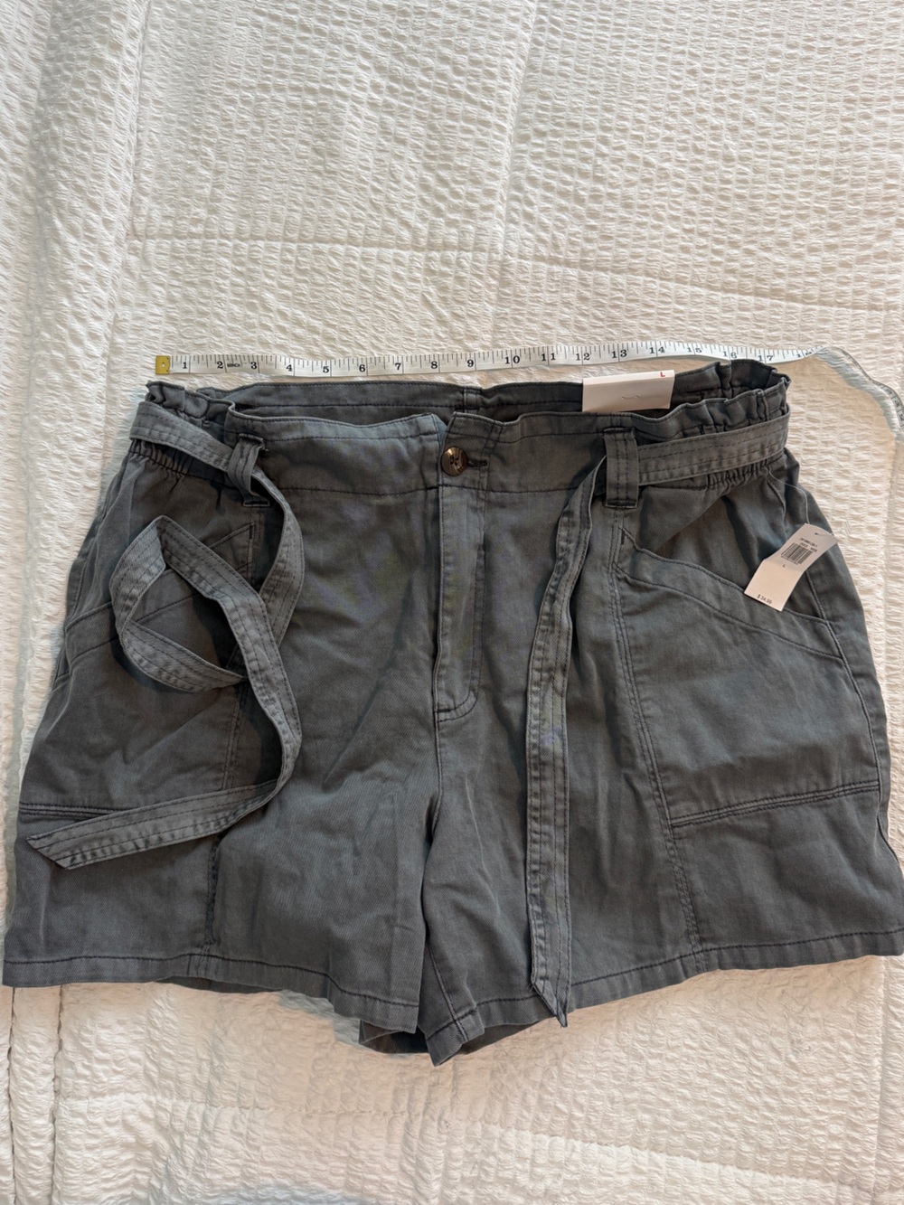NWT Old Navy High-Waisted Workwear Shorts 4.5 Inseam Size L